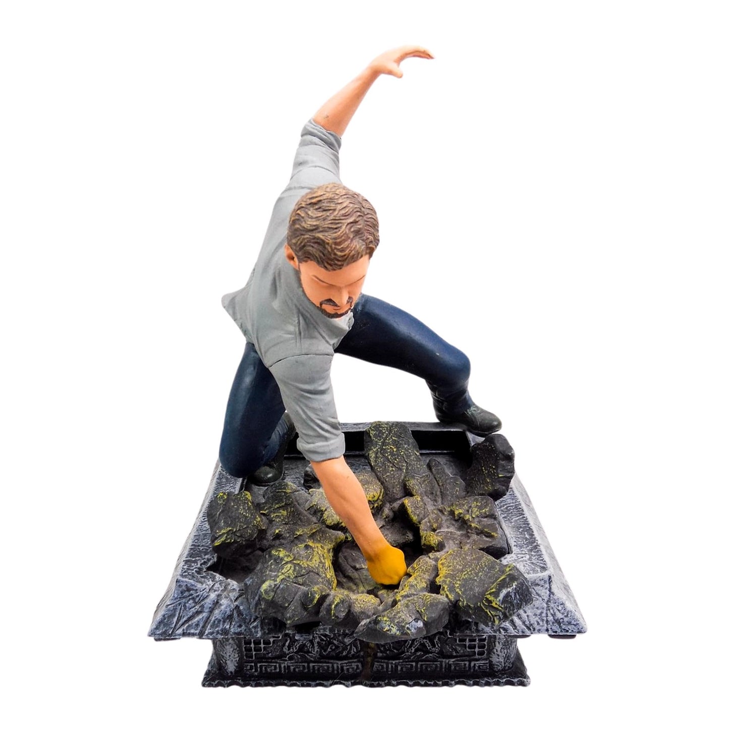 Diamond Select Toys Marvel Gallery: Netflix Defenders Iron Fist Pvc Figure 8 Inches