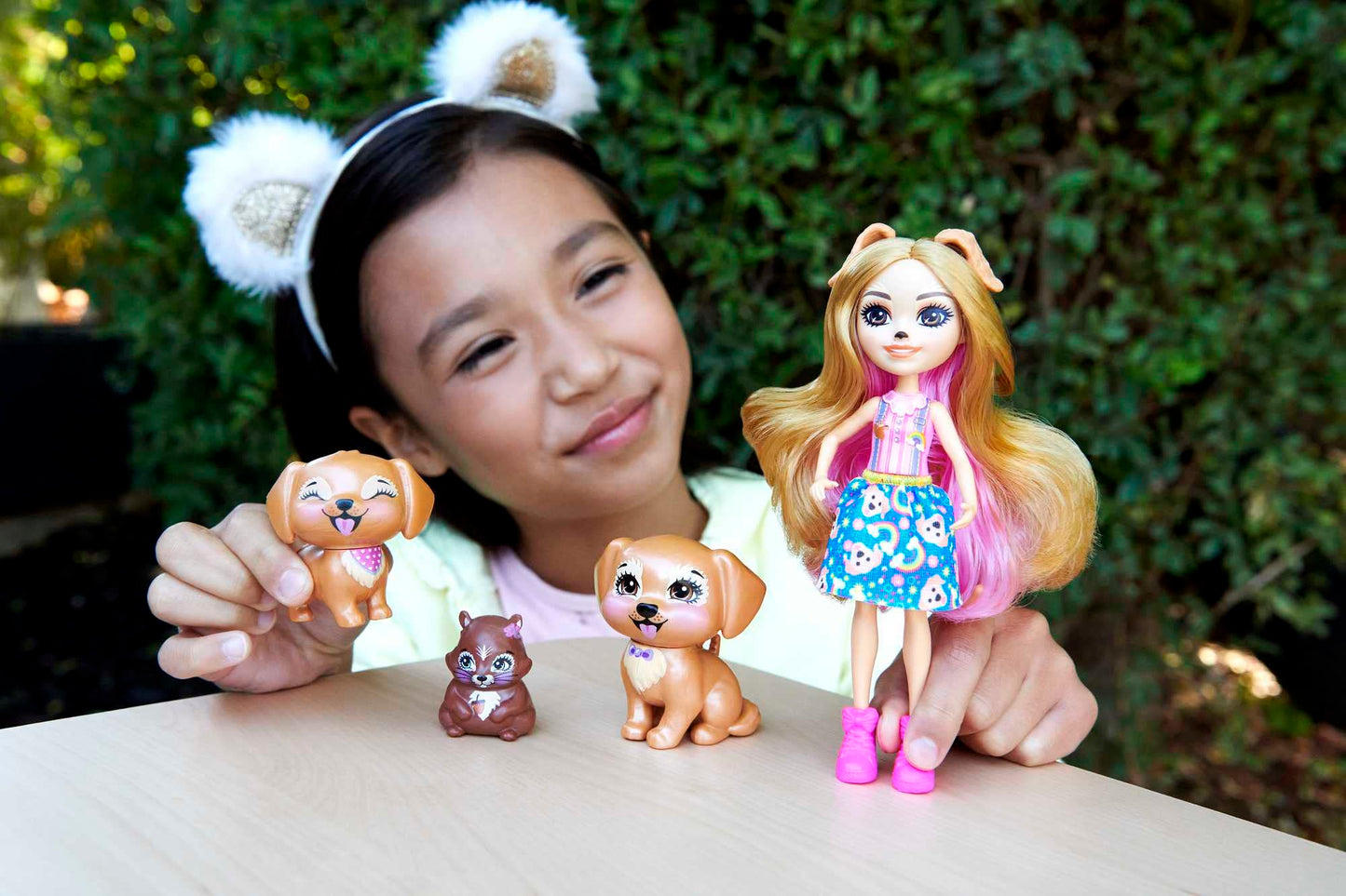 Enchantimals Hadley Husky Doll With Sledder Dog Figure, 6-Inch Small Doll With Removable Skirt & Accessories, City Tails Toy Collection
