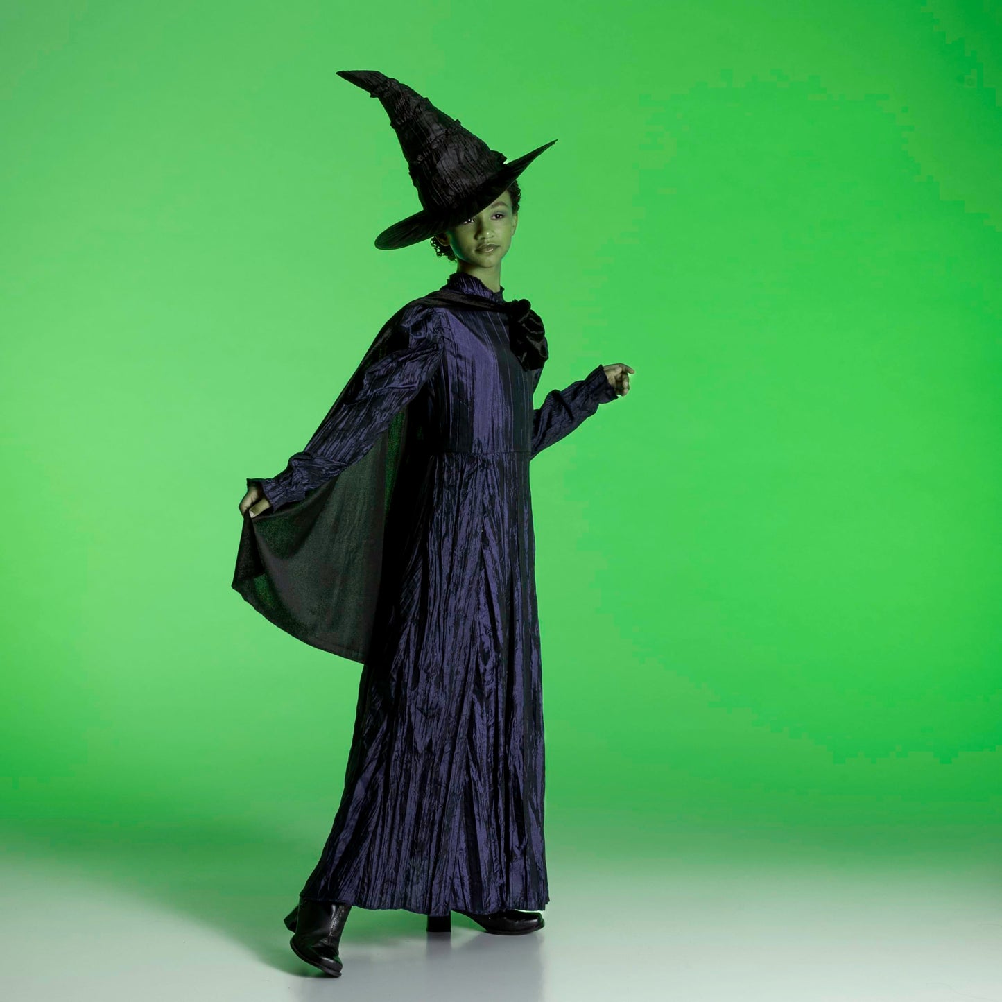 Wicked Elphaba Costume For Girls, Deluxe Official Wicked Elphaba Costume Cape And Hat, Kids Size (4-6X)