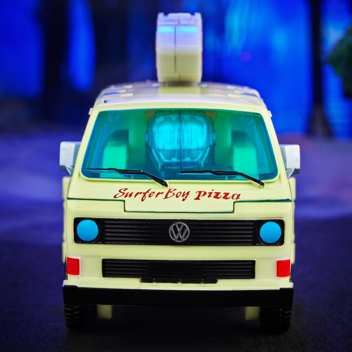 Stranger Things X Transformers Figurine Code Red