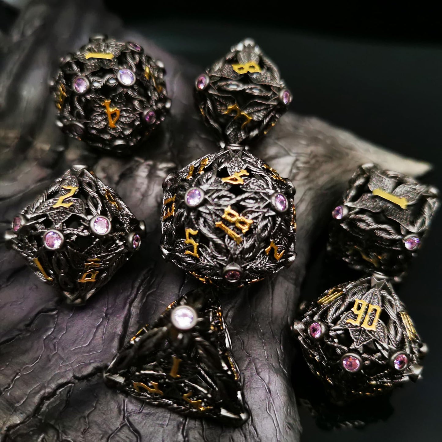 Haomeja Hollow Magic Vine Leaf Dnd Dice Set Metal Dice Set 7 Role Playing Dice D&D Dungeons And Dragons Dice (Black + Purple Gem