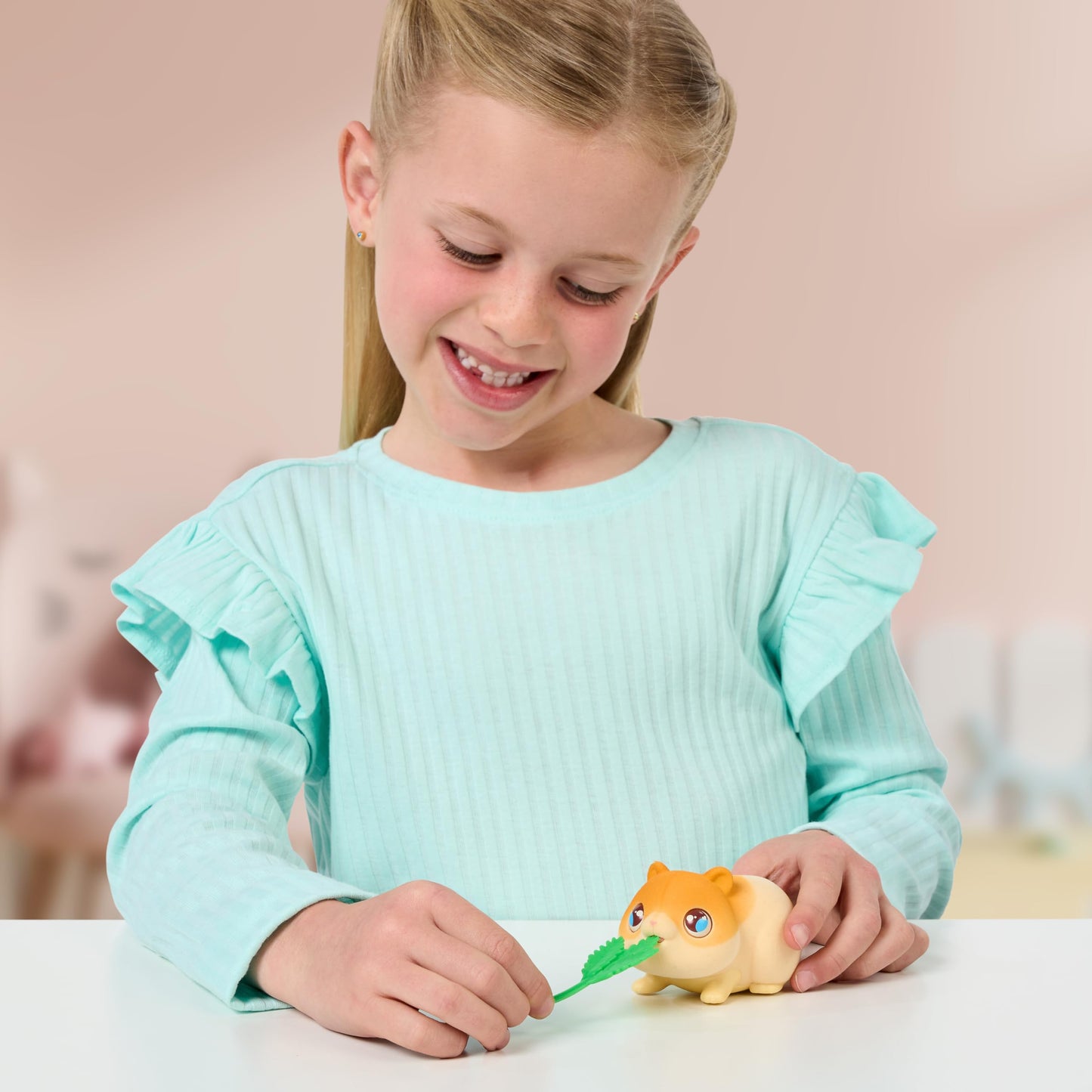Little Live Pets Mama Surprise Minis Hamster, Care For Mama To Reveal 2-4 Mini Babies