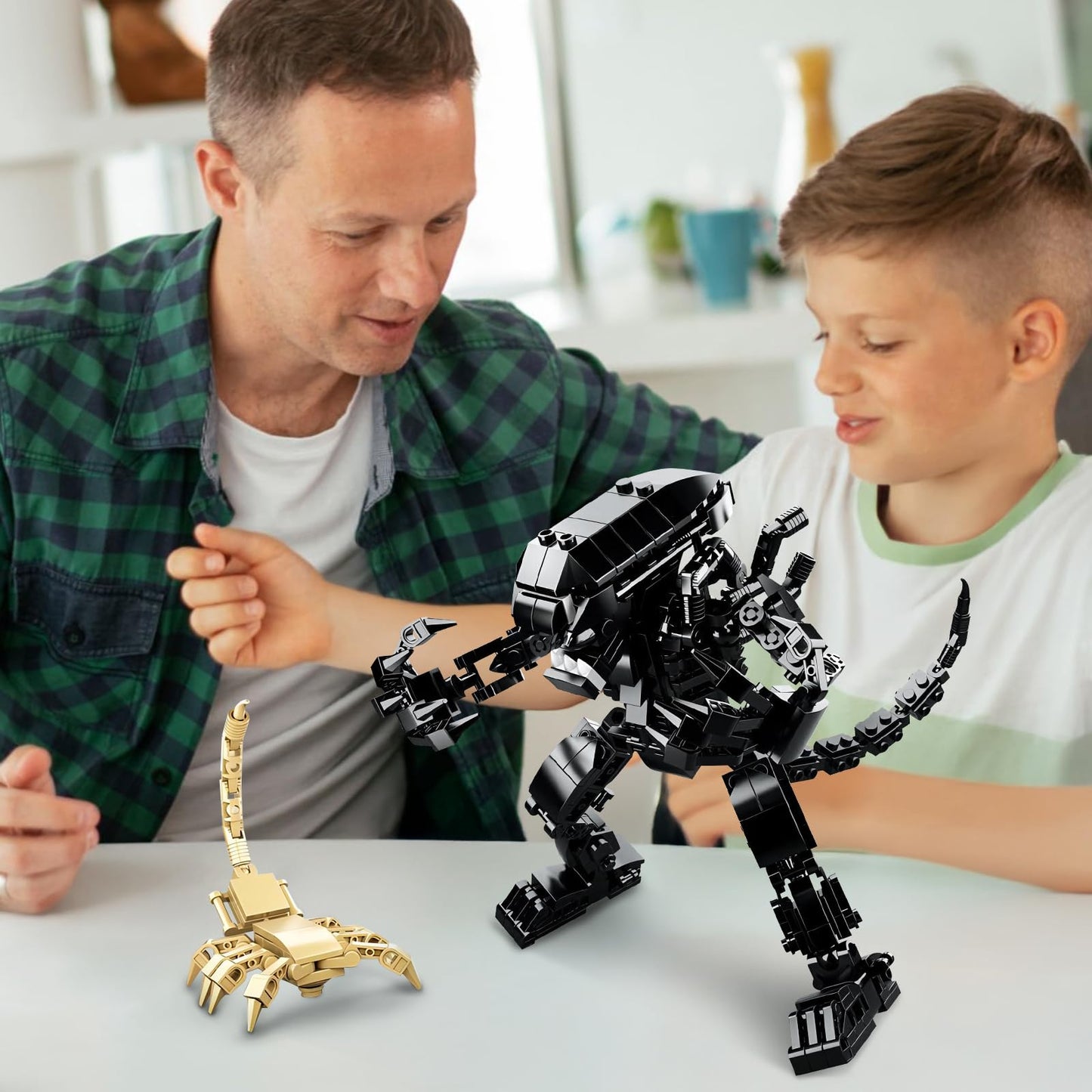 HIGH GODO Xenomorph Building Sets for mature-themed 442 Pieces Horror Action Figure Toy with Little Facehugger Gifts for Boys Aged 8-14  Perfect for Birthdays  Christmases  Halloweens