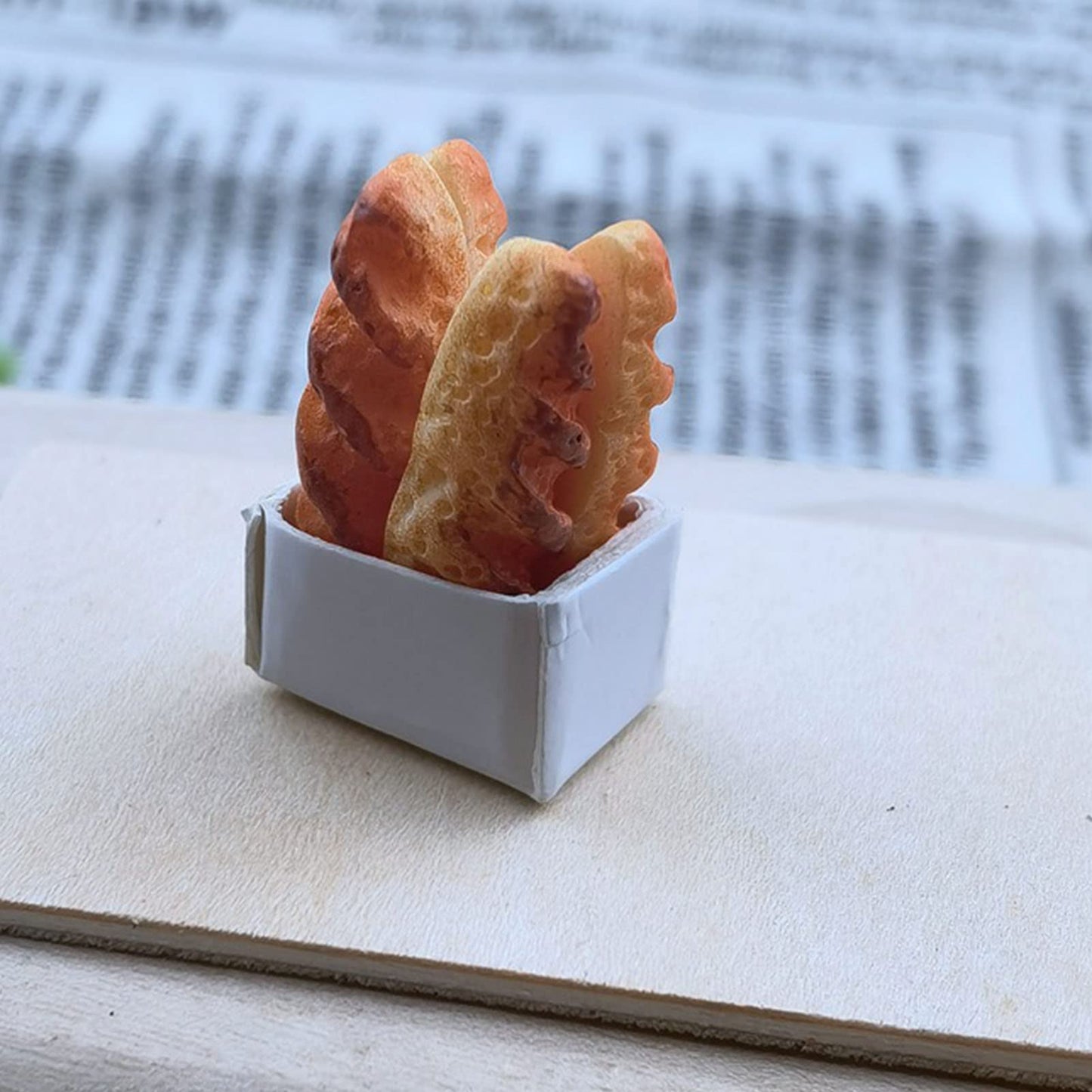Dollhouse Miniatures Food, 40Pcs Mini Dollhouse Miniature Food Bread With 10 Bases For Gifts For Kids