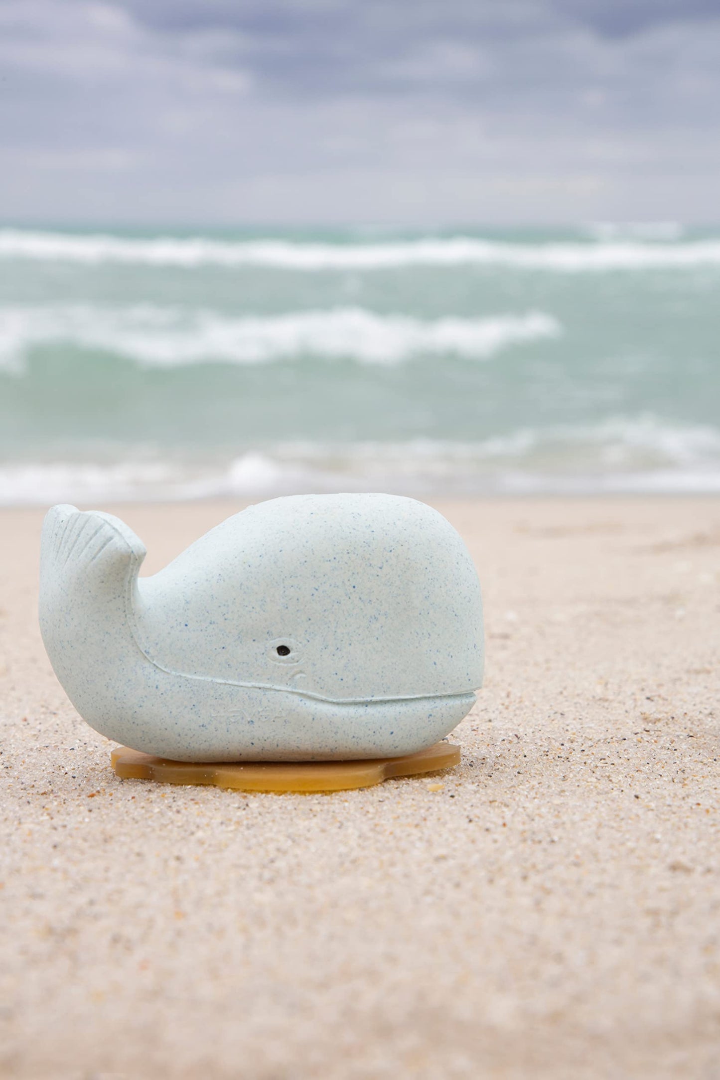 Hevea Squeeze'N'Splash Whale Bath Toy - Bath Toy For Babies And Toddlers - 100% Natural Rubber, Plant Based, Plastic-Free, Bpa-F