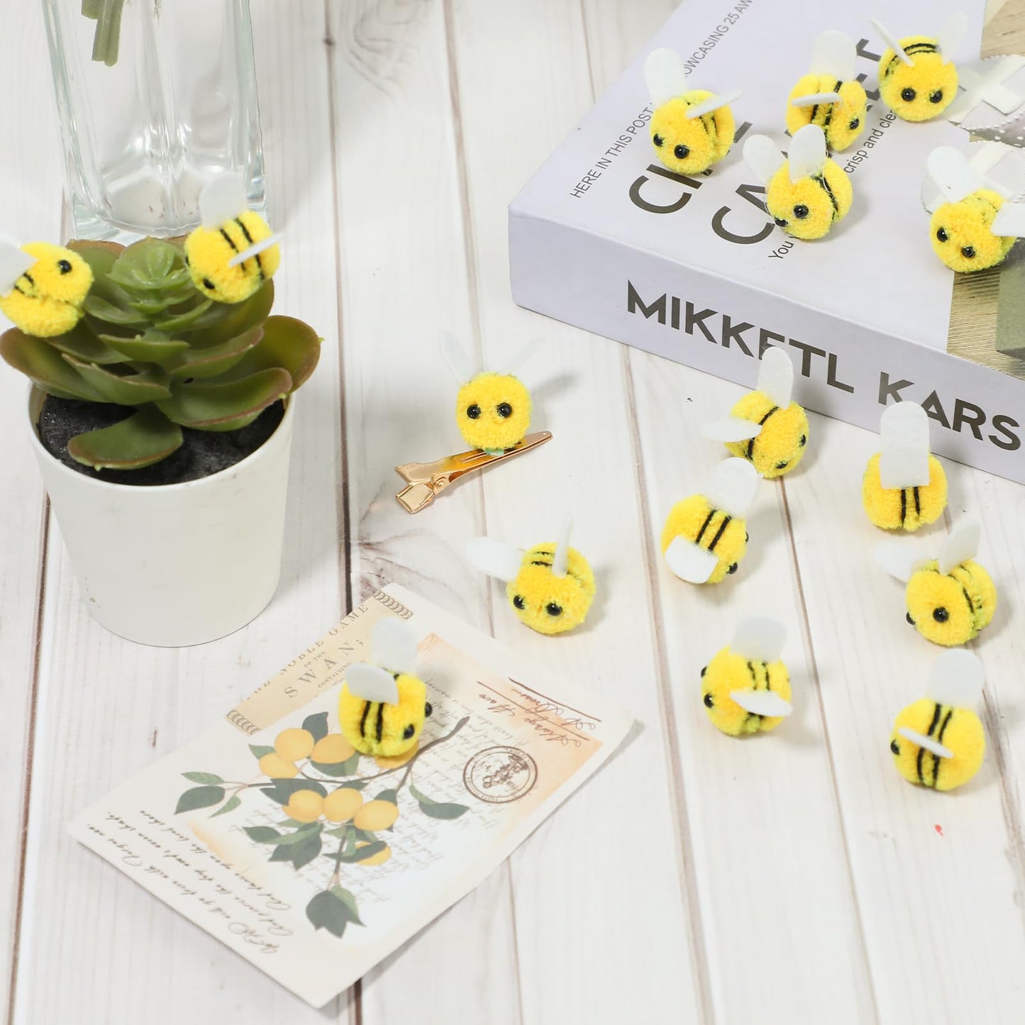 20 PCS Mini Wool Felt Bees Cute Bee Craft Supplies Felt Bees for Crafts Plush Bees Decor for Clothing Hats Bags Gift DIY Bee The