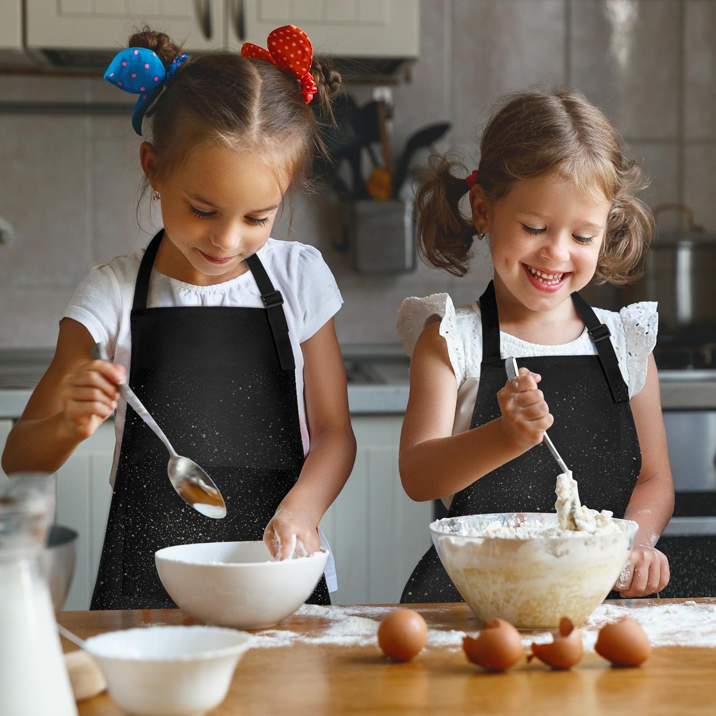 PLULON 15Pcs Kids Paint Aprons Bulk Art Painting Apron for Kids, Paint Apron Adjustable Children Chef Aprons with 2 Pockets for