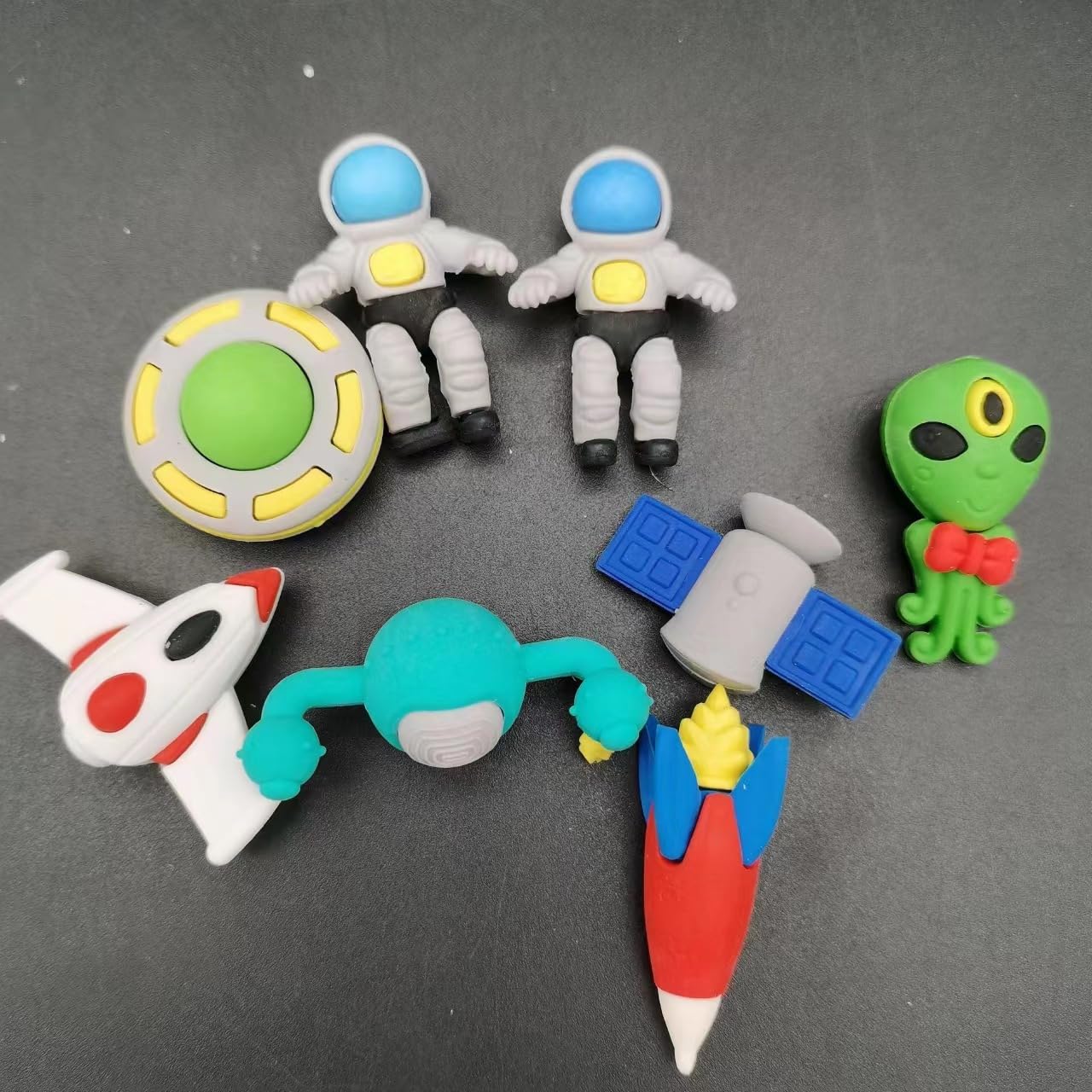 Kleeblatt Space Erasers For Kids Bulk 35Pcs,Puzzle Assembled Mini Fun Desk Pets For Kids Classroom, Treasure Box Prizes,Party Fa