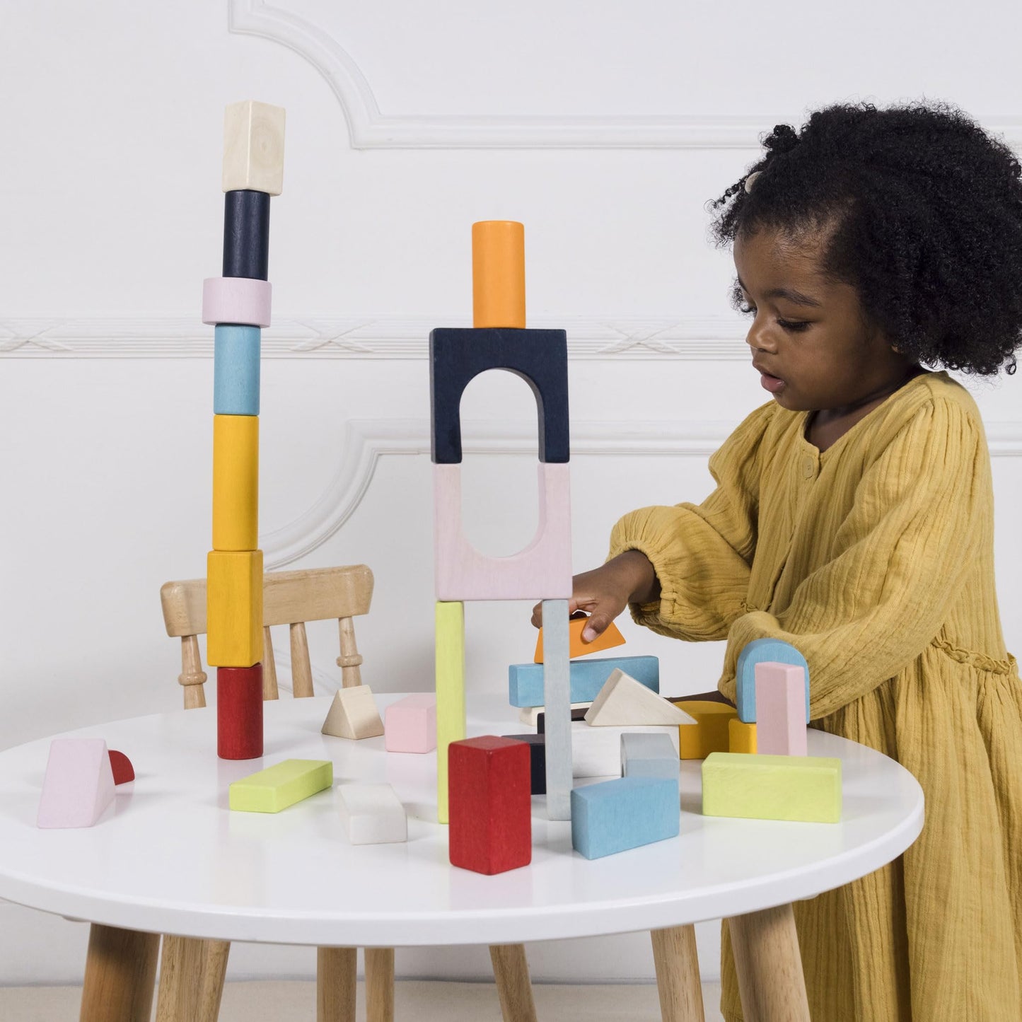 Le Toy Van - Educational Wooden Building Blocks 60 Piece Set Toy | Montessori Style Shape & Colour Development Toy - Suitable fo
