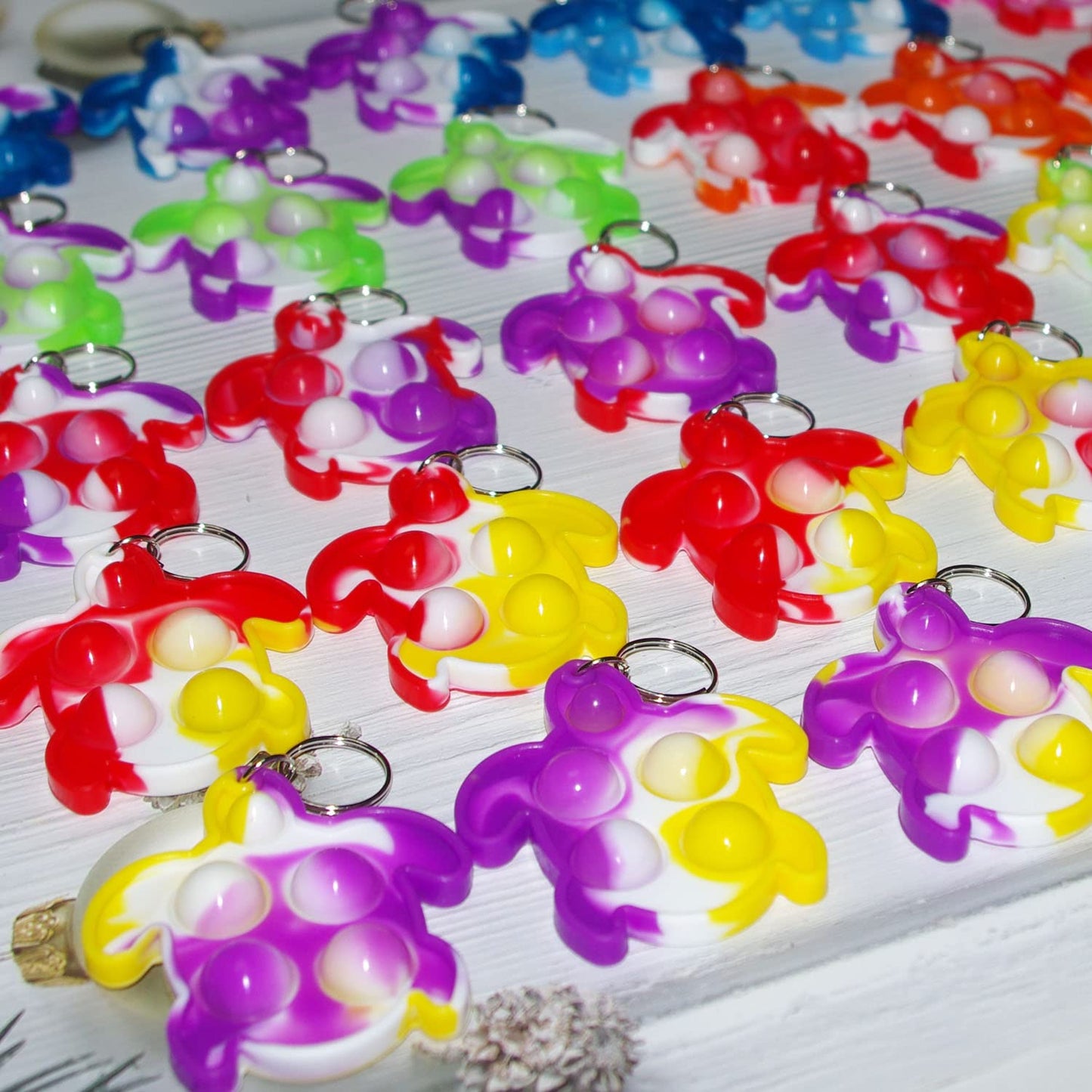 Goodangie00 20Pcs Bulk Rainbow Turtle Mini Pop Fidget Toy Backpack Decor for Friend Birthday Summer Party Favors and Kids Students Small Prize Gift