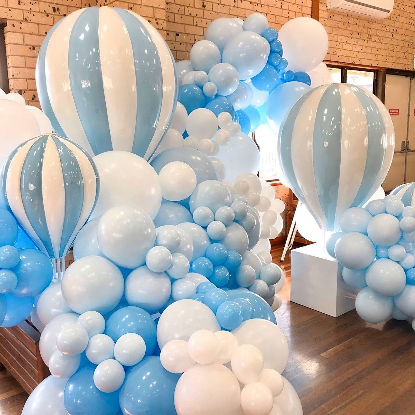 PartyWoo Balloons - 50 pcs 12 Inch Light Blue Rubber Balloons for Party Decorations, Baby Showers, Balloon Garland, Blue-Y20