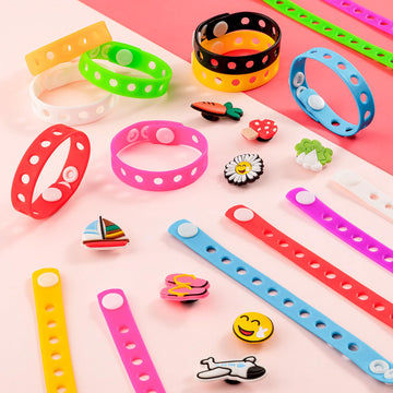 HTZNHXT 20 Pcs Silicone Charm Bracelets, 8 Inch Bracelets Bulk Band for Kids, Silicone Wristbands Adjustable Rubber Bracelets Ho