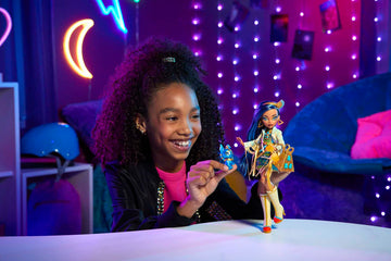 Monster High Doll, Cleo De Nile With Blue Streaked Hair In Signature Look With Fashion Accessories & Pet Dog Tut