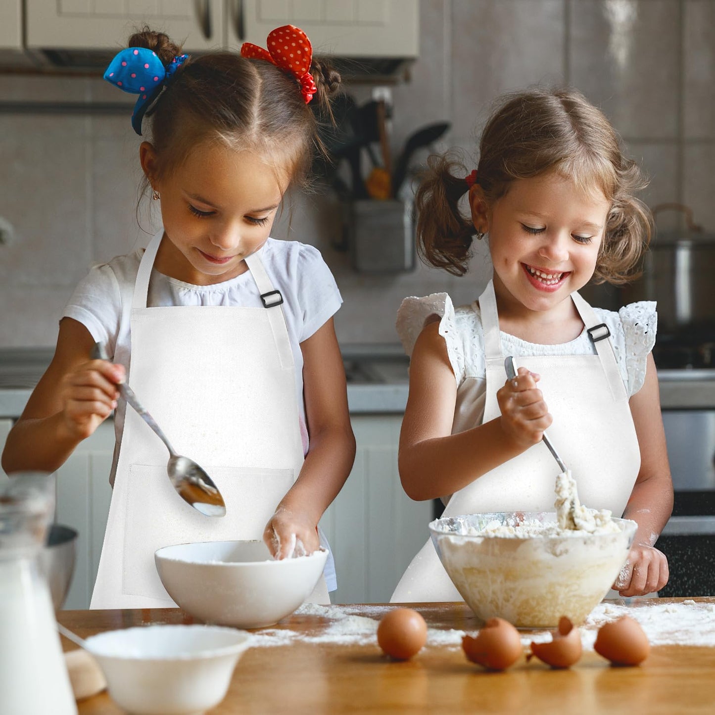 PLULON 15Pcs Kids Aprons with 2 Pockets Painting Aprons for Kids Aprons for Kids Bulk, Paint Apron Adjustable Children Chef Apro