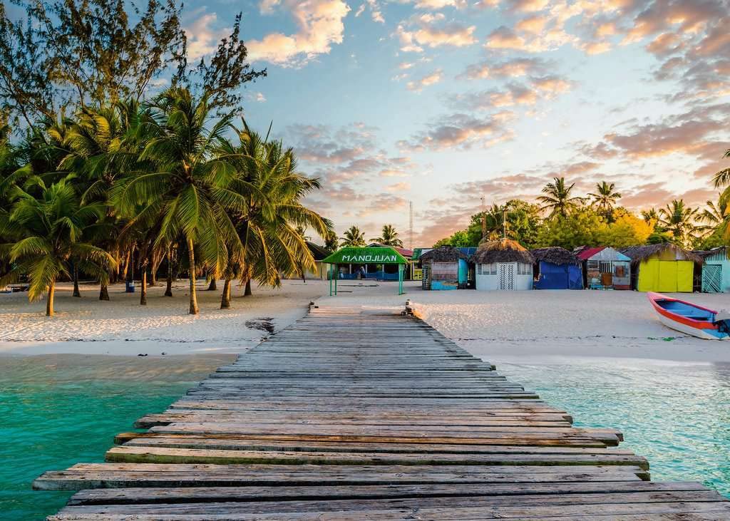 Ravensburger Caribbean Island 1000 Piece Jigsaw Puzzle For Adults & Kids Age 12 Years Up