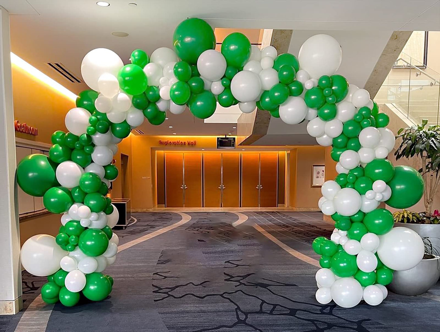 Fotiomrg 110Pcs Green Balloon Garland Arch Kit, 18 12 10 5 Inch Green Latex Balloons Different Sizes Pack For Birthday Graduatio