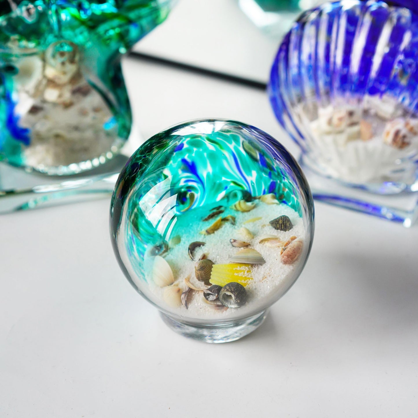 4'' Sea Globe Hand Blown Art Glass Decor Collectible Glass Decorative Balls With Natural Sea Shell And Sand, Lake Green