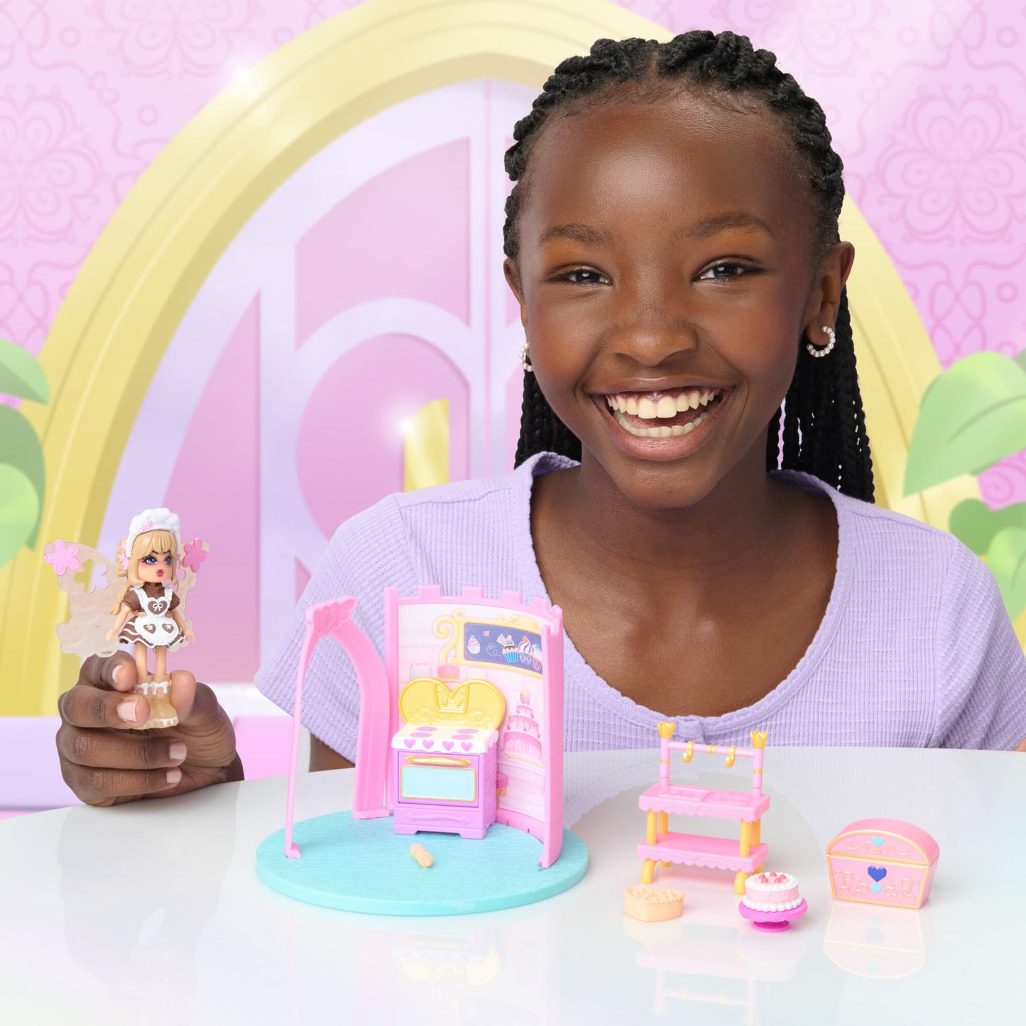 Royale High Baking Class Playset - 1 Doll & 6 Accessories - 3-Inch - Virtual Item Code - Ages 5+ - Fits Inside Castle Playset