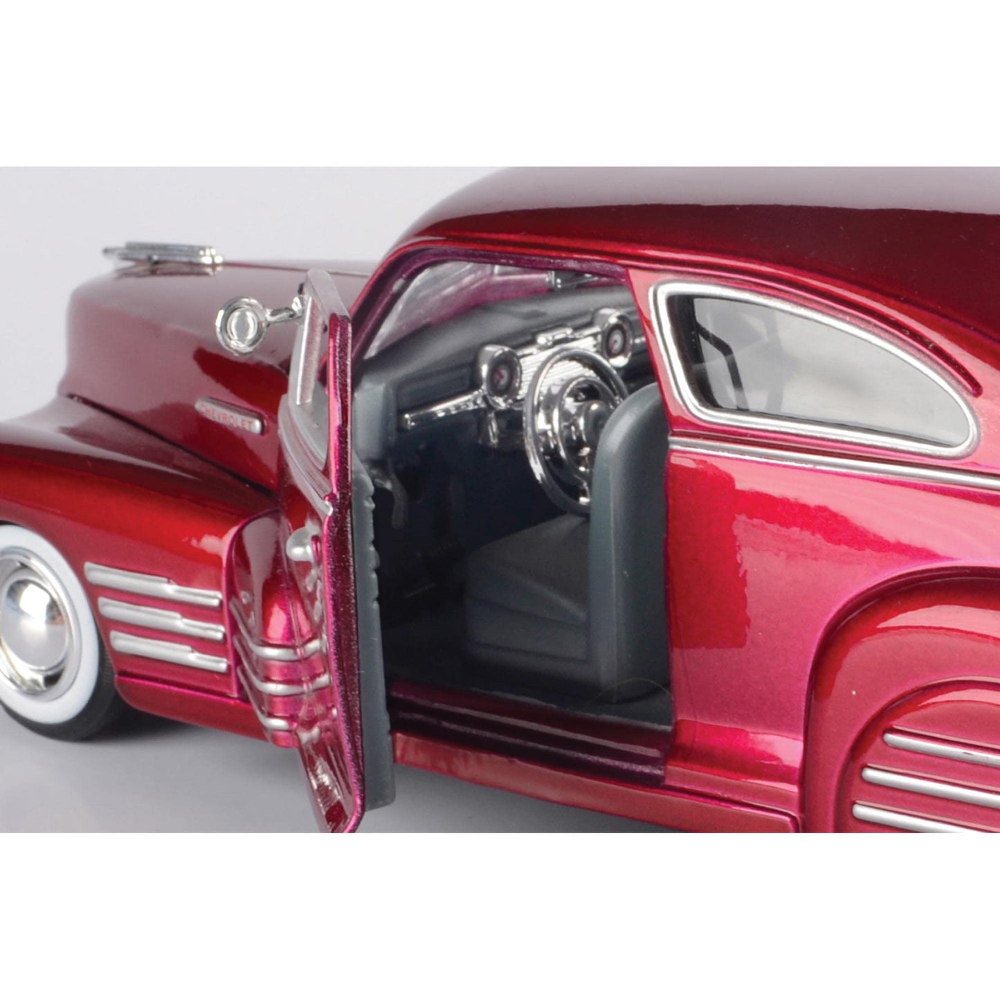 1948 Chevy Aerosedan Fleetline  Red - Motormax enhanced American 73266 - 1/24 Scale Diecast Model Car  unisex-children