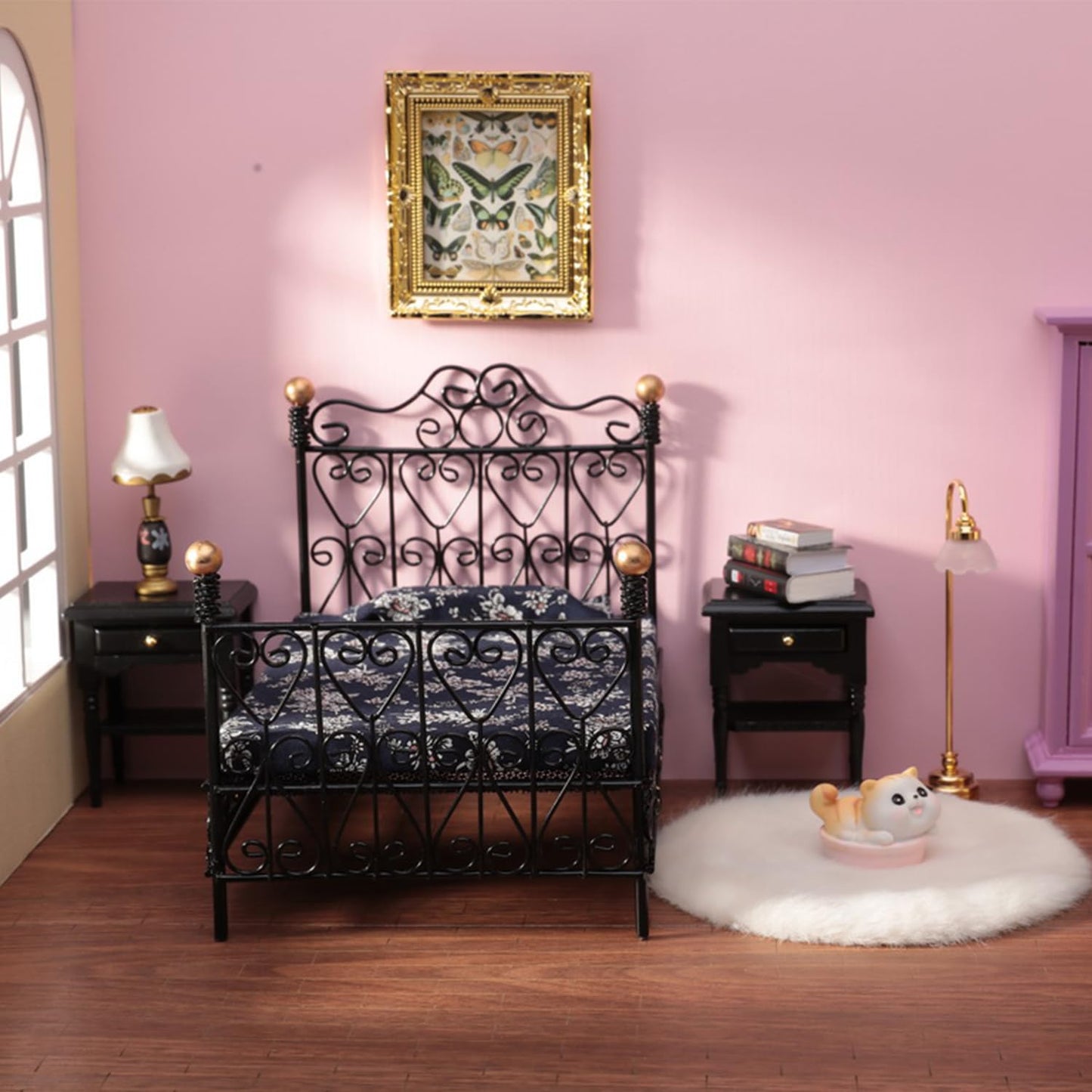 Minamzee 8Pcs 1:12 Dollhouse Bedroom Furniture Set Miniature Black Metal Bed With Bedding, Wooden Bedside Table, Lamp, Books, Mu
