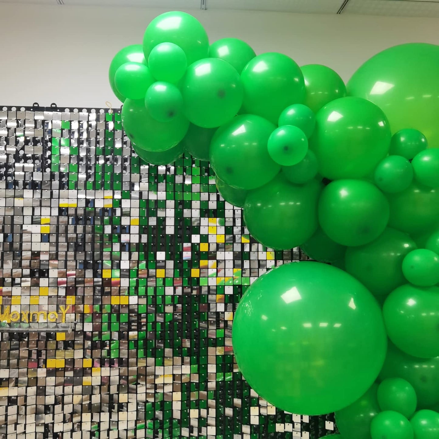 Moxmay 102 Pieces Green Balloons 18In 12In 10In 5In Different Sizes Party Balloon Kit For Birthday Halloween Christmas Wedding B
