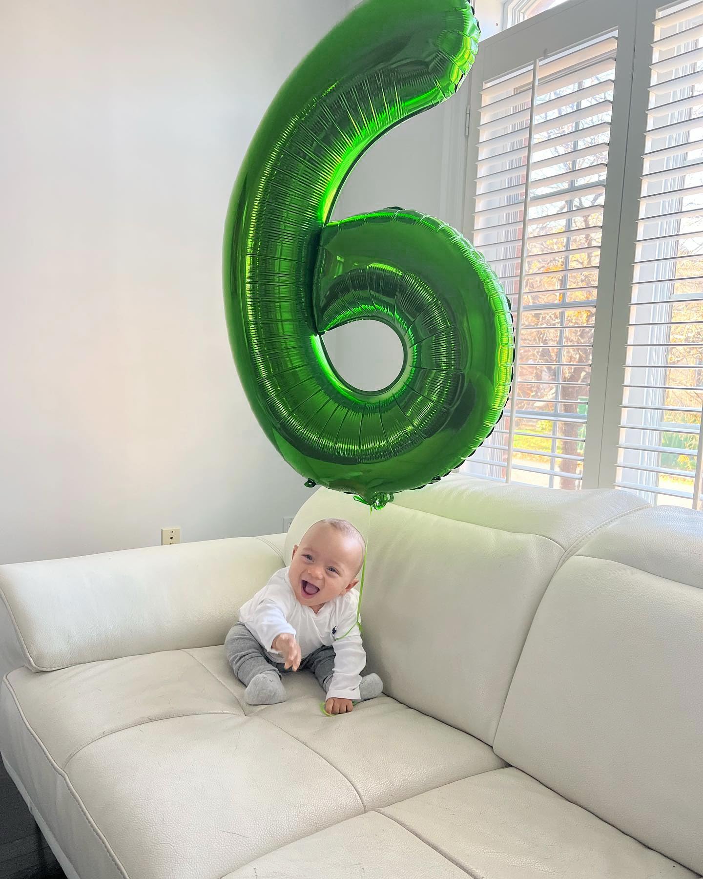 16 Balloon Number, Green Number 16Th Birthday Balloons 40 Inch, Sweet 16 Years Old Green Birthday Decorations For Boys Girls, 16