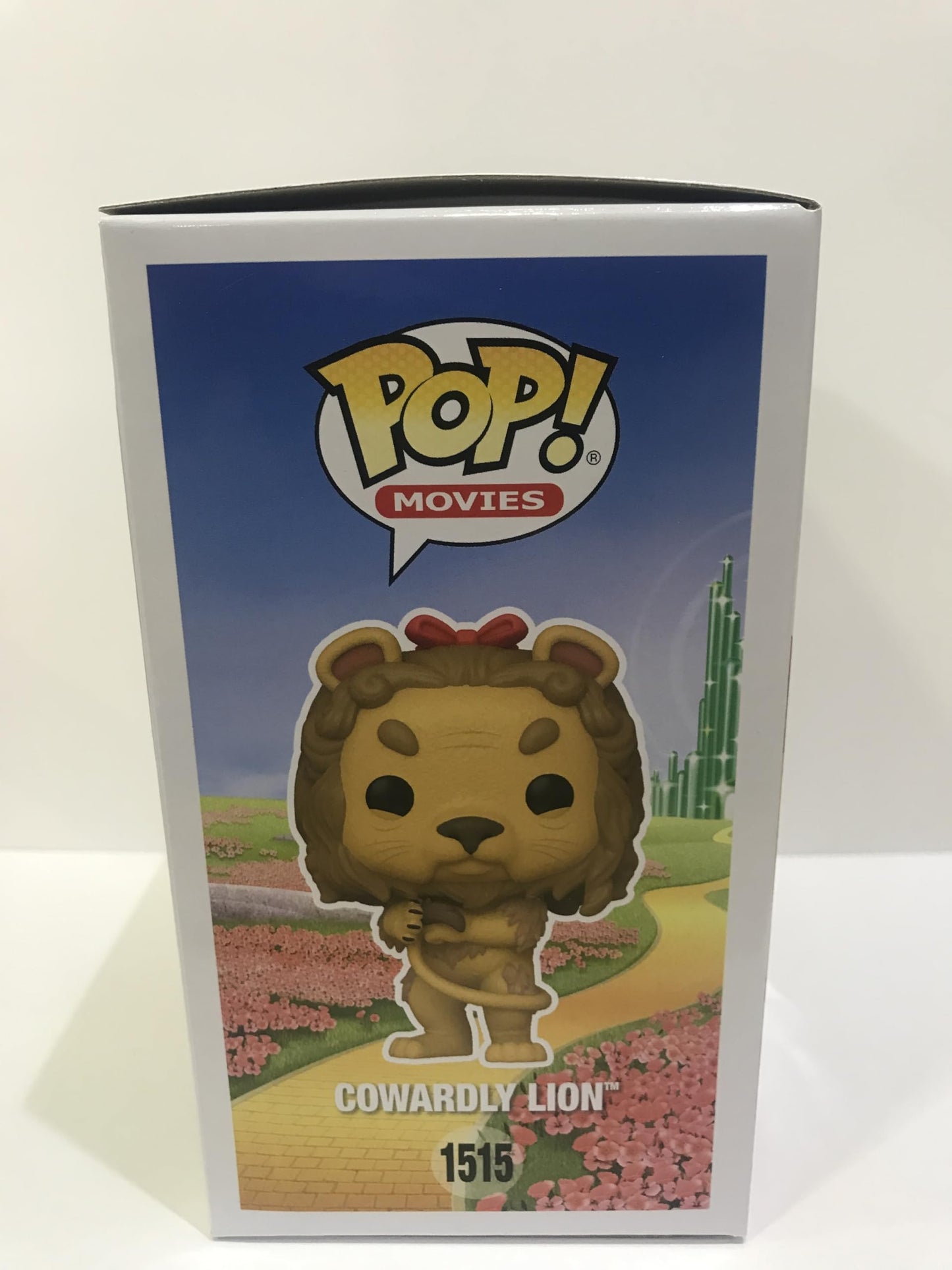 Funko Pop! Movies: The Wizard Of Oz - Cowardly Lion - 1/6 Odds For Rare Chase Variant - Flocked - Collectable Vinyl Figure - Gift Idea - Official Merchandise - For Kids & Adults - Movies Fans