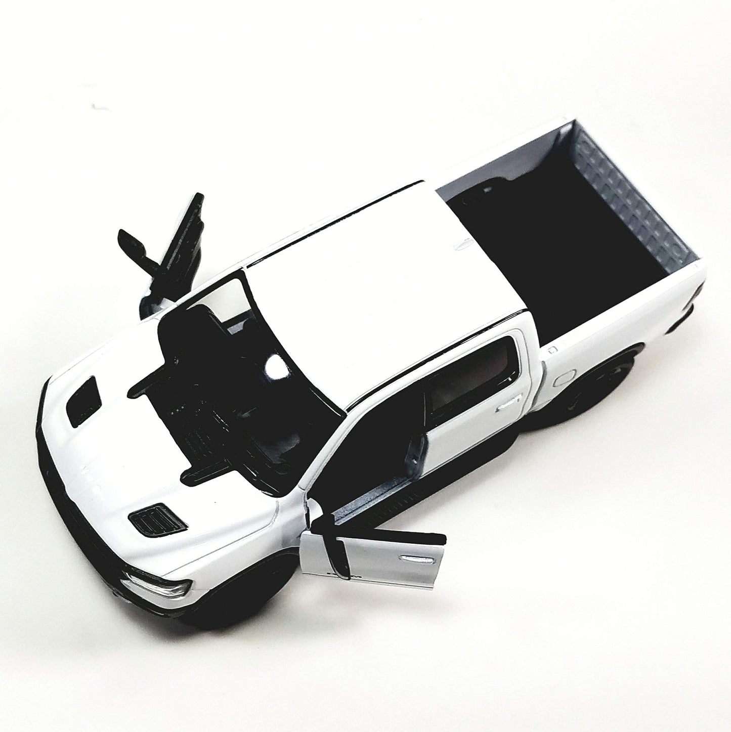 KiNSMART 2019 Dodge Ram 1500 Diecast Truck 1/46 Scale - White, Model k5365dy