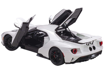 2017 Ford Gt Frozen White 1/18 Model Car By Autoart