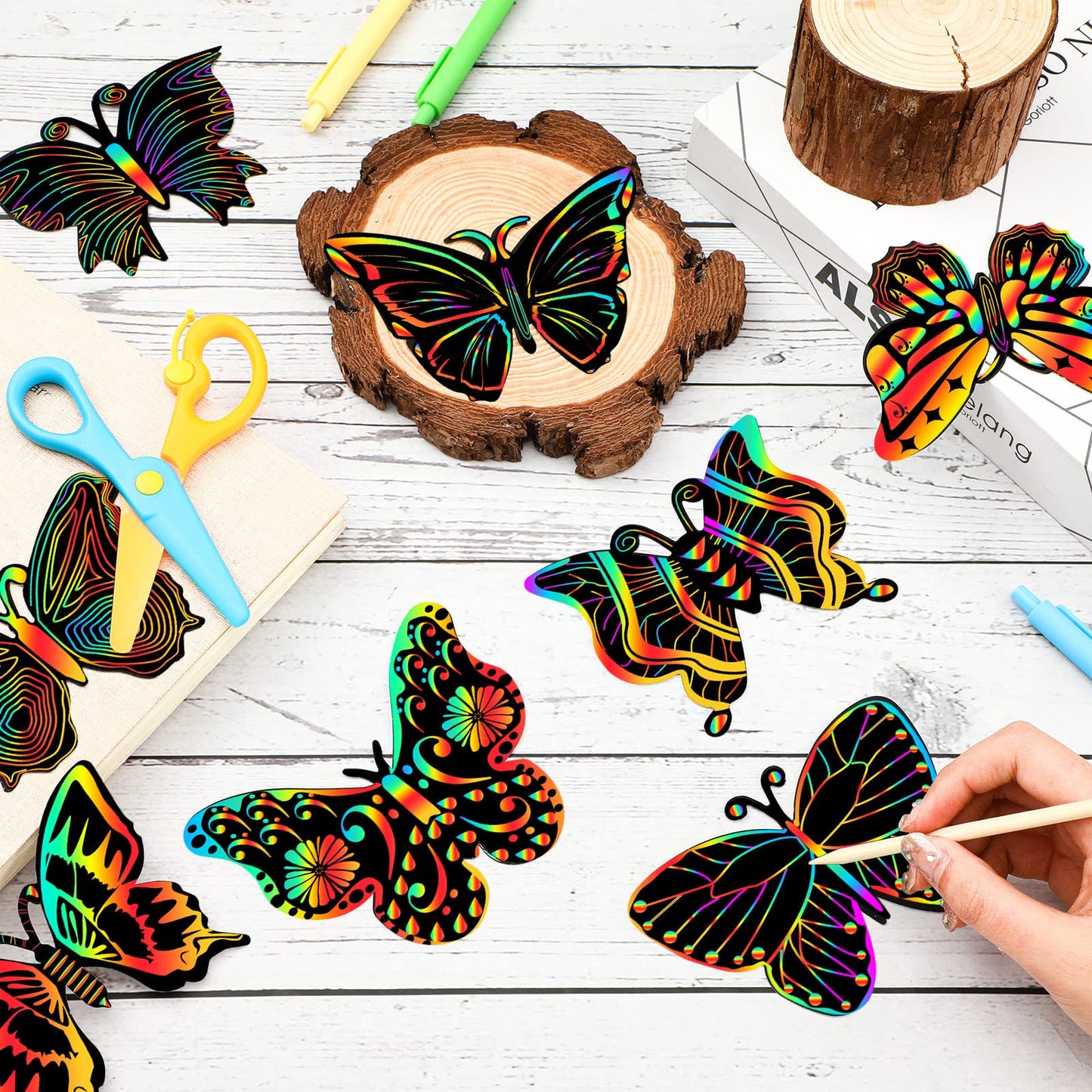 Deekin Butterfly Scratch Cards Art Kit - 72 Pcs Rainbow Craft Set with 36 Bamboo Stylus, 18x25x1.5 cm, Multicolored for DIY Crafts
