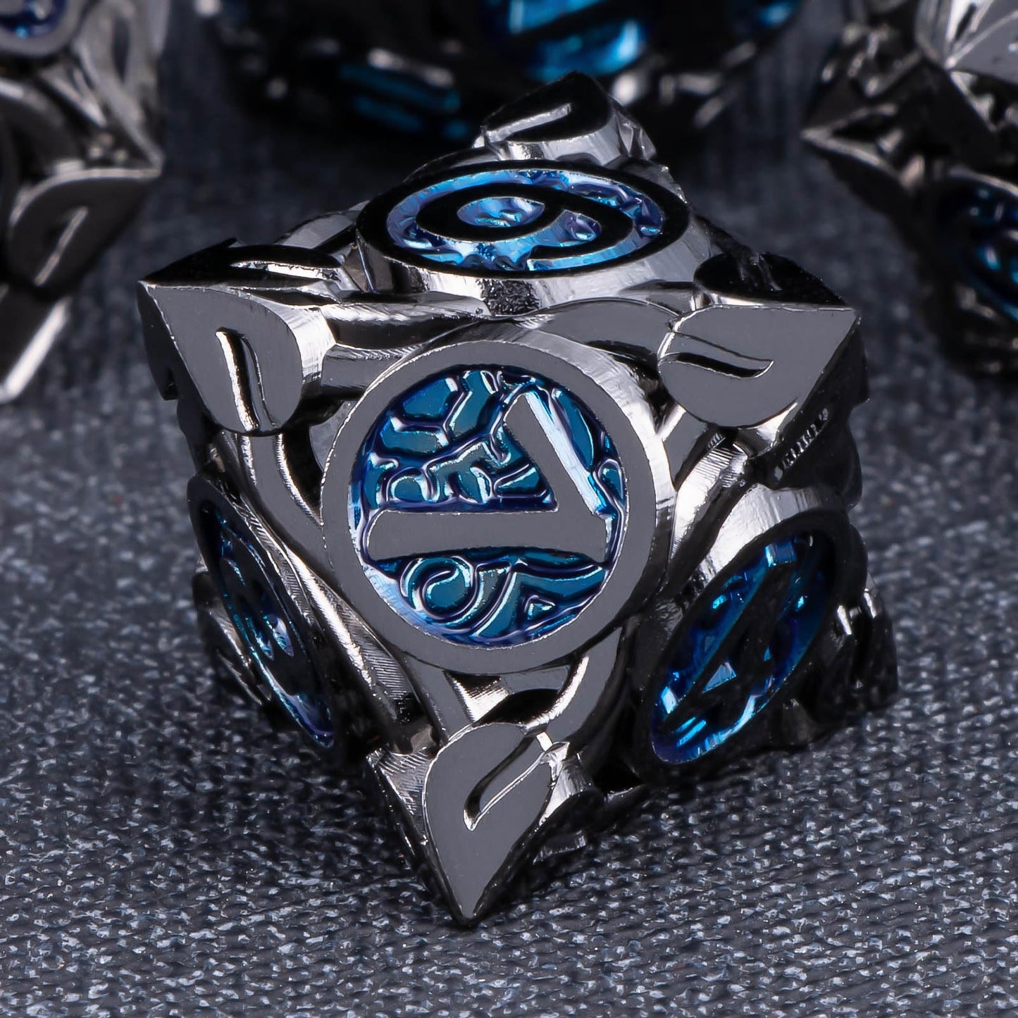Kerwellsi Metal Dnd Dice Set D&D, 7Pcs Nature Vines Leaf Dungeons And Dragons Role Playing Dice With Gift Box, Black Blue Polyhe