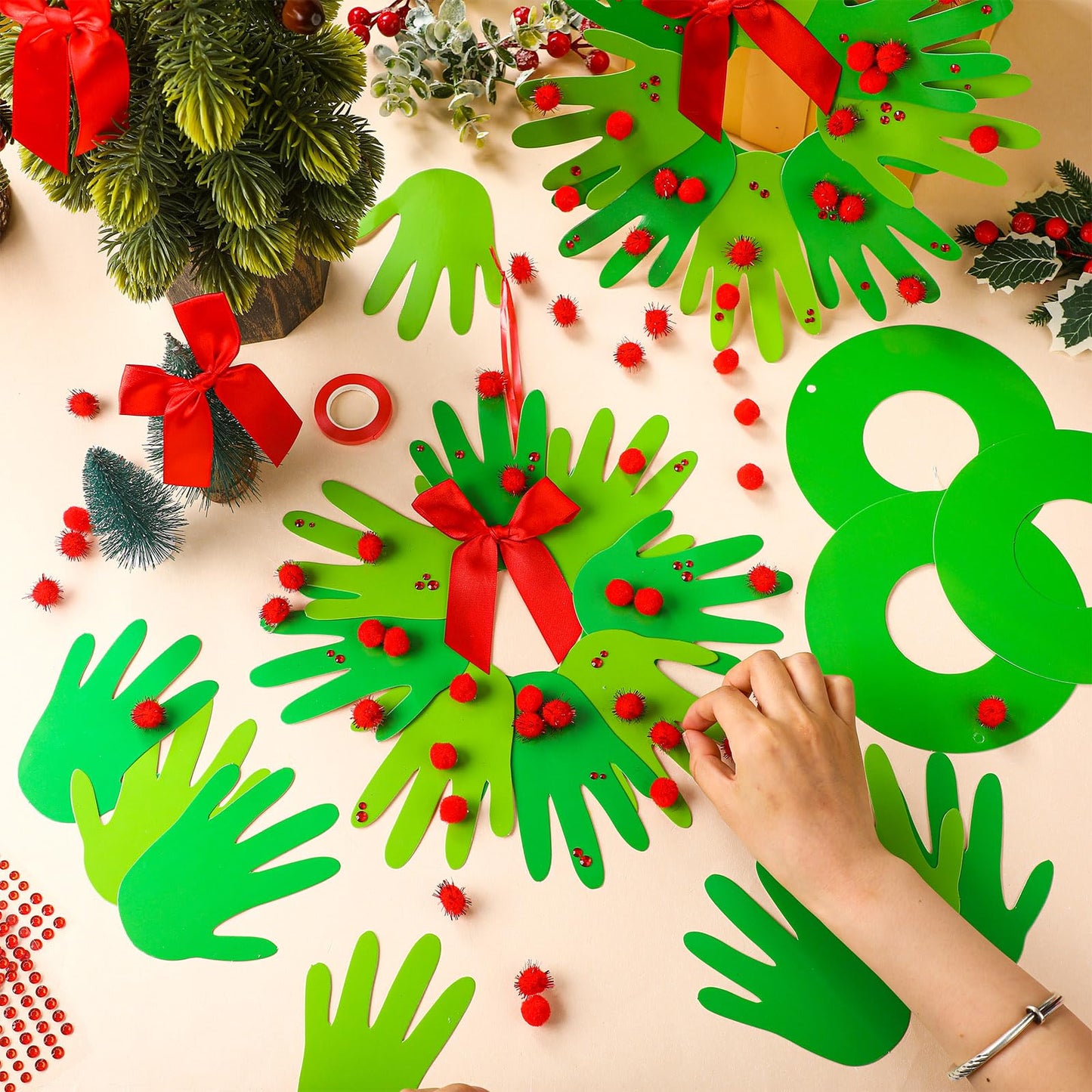 Hollowfly Christmas Handprint Wreath Craft Kit - DIY Paper Ornaments, Multicolor, Model DUC-Hollowfly-3701 for Home & School Activities