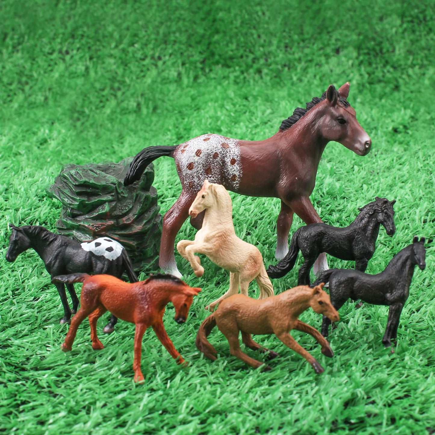 Bretoyin Mini Horse Toys Figurines Set 7Pcs Plastic Horse Stable Playset For Girls Small Horse Figures Christmas Birthday Gift E