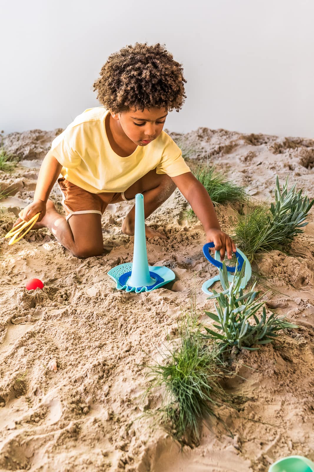 QUUT | Triplet | Vintage Blue Color | Award Winning 4-in-1 Children's Shovel, Sifter, Funnel, & Rake