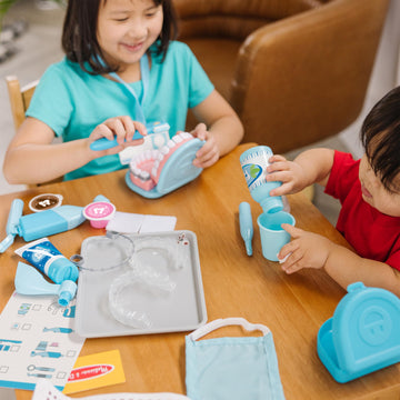 Melissa & Doug Super Smile Dentist Kit With Pretend Play Set Of Teeth And Dental Accessories (25 Toy Pieces) - Pretend Dentist P