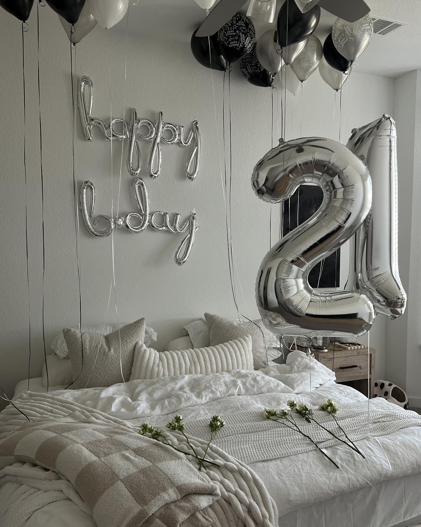 50 Balloon Number, Silver Number 50Th Birthday Balloons 40 Inch, 50 Years Old Silver Birthday Decorations For Men Women, 50Th An