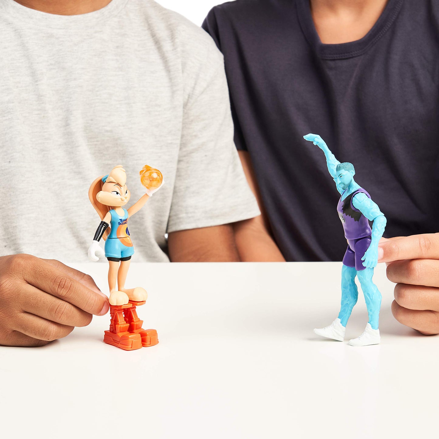 Moose Toys Bunny Space Jam: A New Legacy - 2 Pack - On Court Rivals - Lola & Wet/Fire, Multicolor (14580)