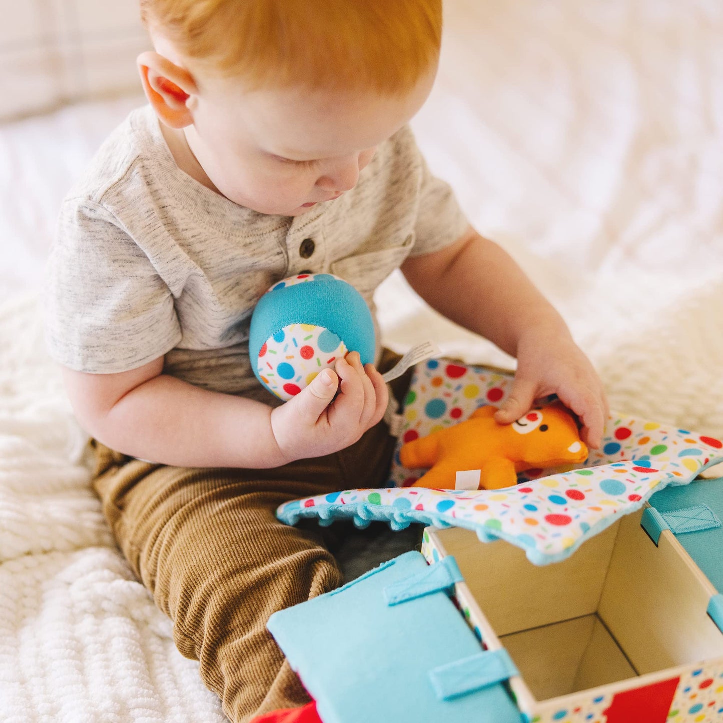 Melissa & Doug Wooden Surprise Gift Box - 5-Piece Infant Toy Set, Tactile Sensory, Kids Size, White, Model 30731