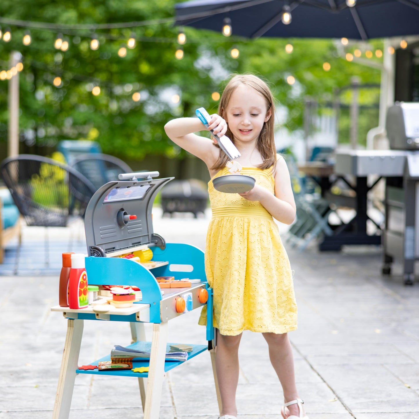 Melissa & Doug Wooden Deluxe Barbecue Grill, Smoker and Pizza Oven Play Food Toy for Pretend Play Cooking for Kids - FSC Certifi