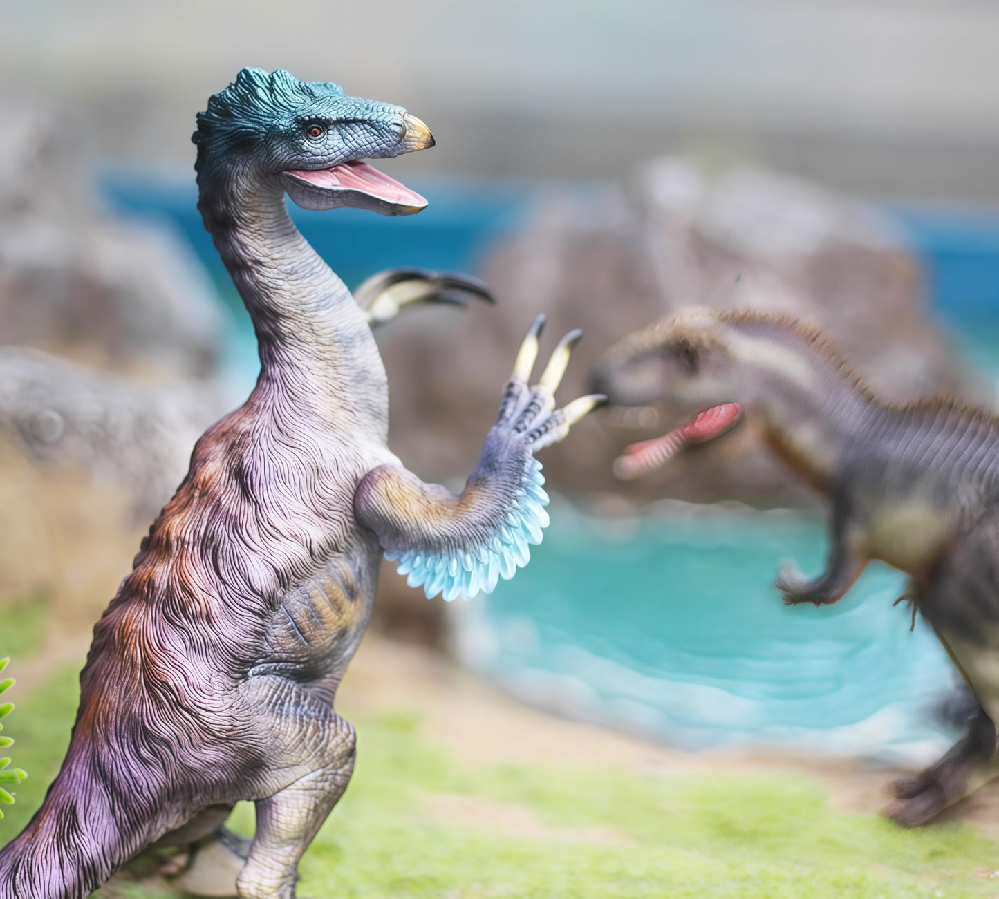 Gemini&Genius Therizinosaurus Action Figure Toy, Therizinosaurus Dinosaur with Movable Jaw and Hands, Beautiful Sculptures of Di