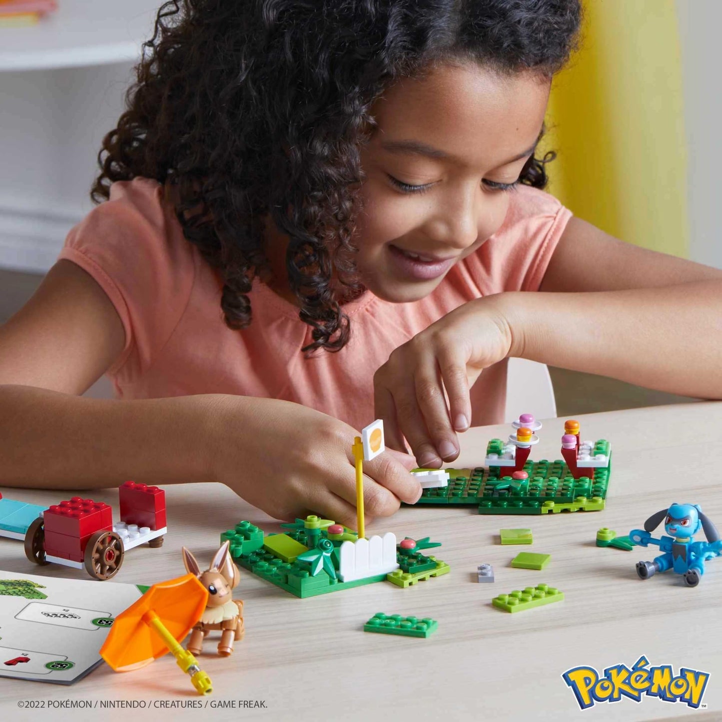 MEGA Pok  mon Action Figure Building Toys Set, Pok  mon Picnic with 193 Pieces, 2 Poseable Characters, Eevee and Riolu, Gift Ide