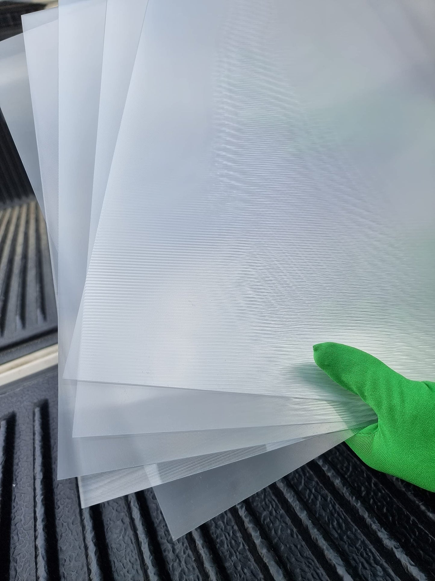 Lenticular Sheet 17x13, 100LPI (Pack of 5) - Transparent Lenticular Lens Sheet Blanks, Portrait, for Magic Tricks, 3D/Morph/Zoom