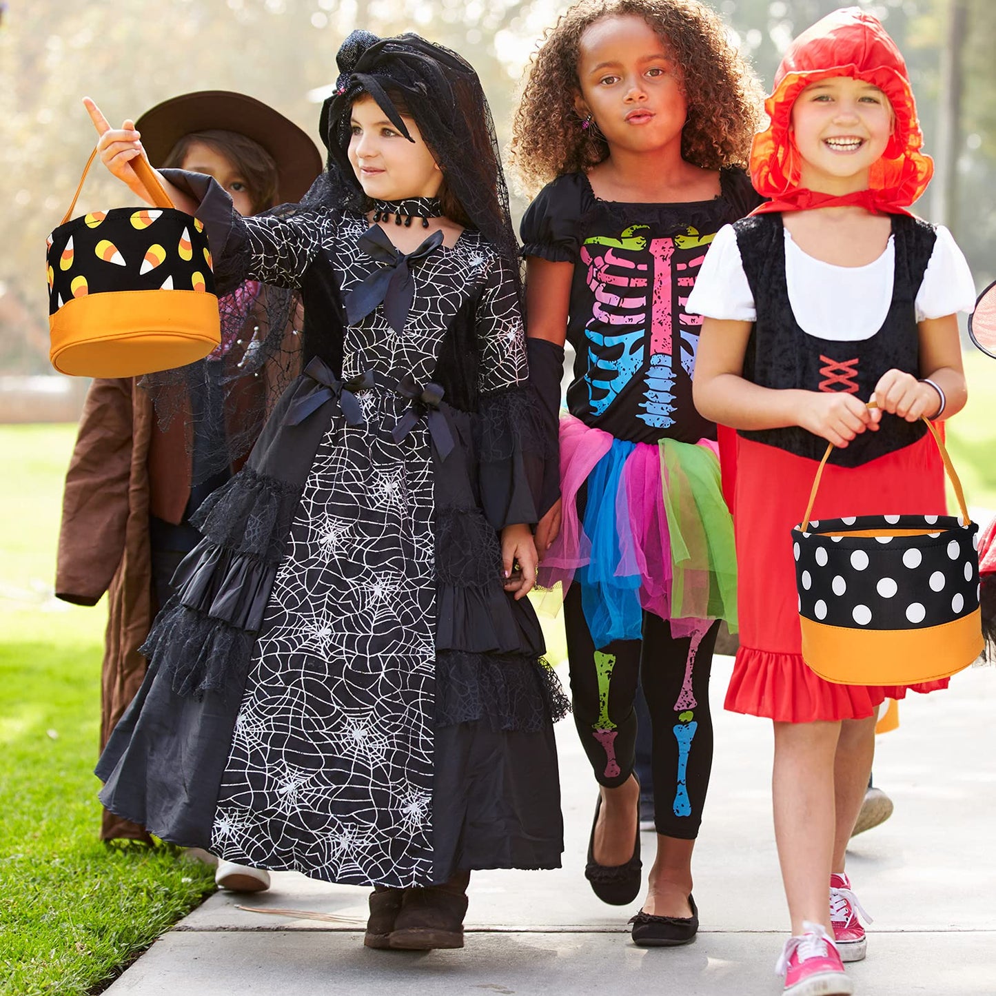 2 Pieces Trick or Treat Bags Halloween Candy Buckets Fabric Candy Tote Bags for Halloween Supplies, 2 Styles (Corn and Dot)