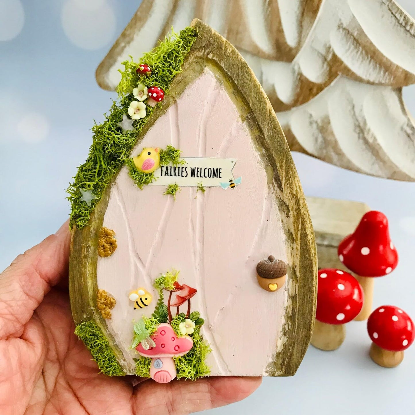 Micro Resin Bees, Dollhouse Miniature Tiny Honey Bees, Terrarium Fairy Garden Cartoon Bees, Mini Micro Landscaping Decoration (5