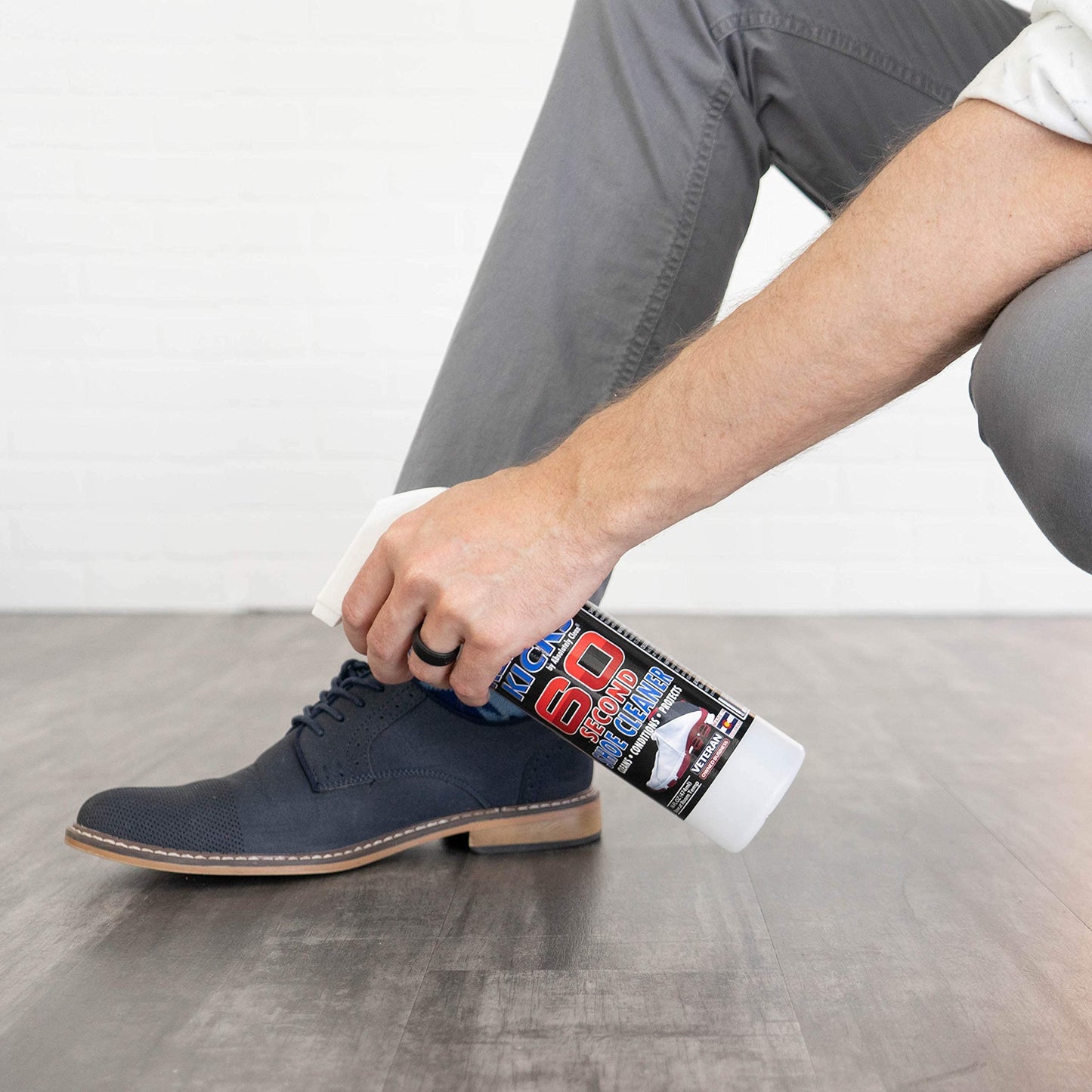 Absolutely Clean Amazing Klean Kicks 60 Second Shoe Cleaner - Fast & Easy - Sneakers, Shoes, Boots, Hats & More - Usa