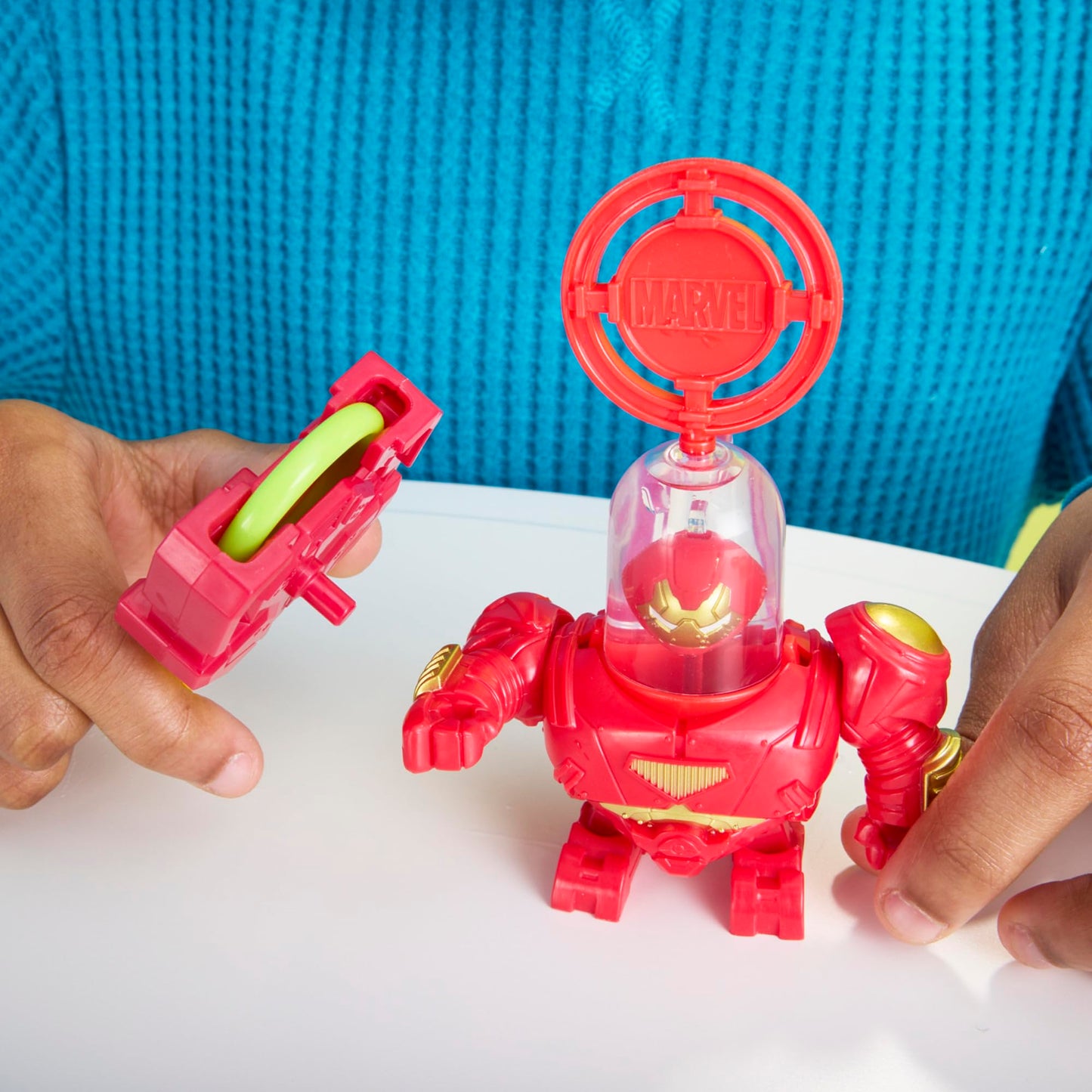 Hasbro Marvel Hydro Pods Hulkbuster Aqua Armor Battle Set, Red and Gold, Water Activated Surprise Toys for Ages 6 and Up