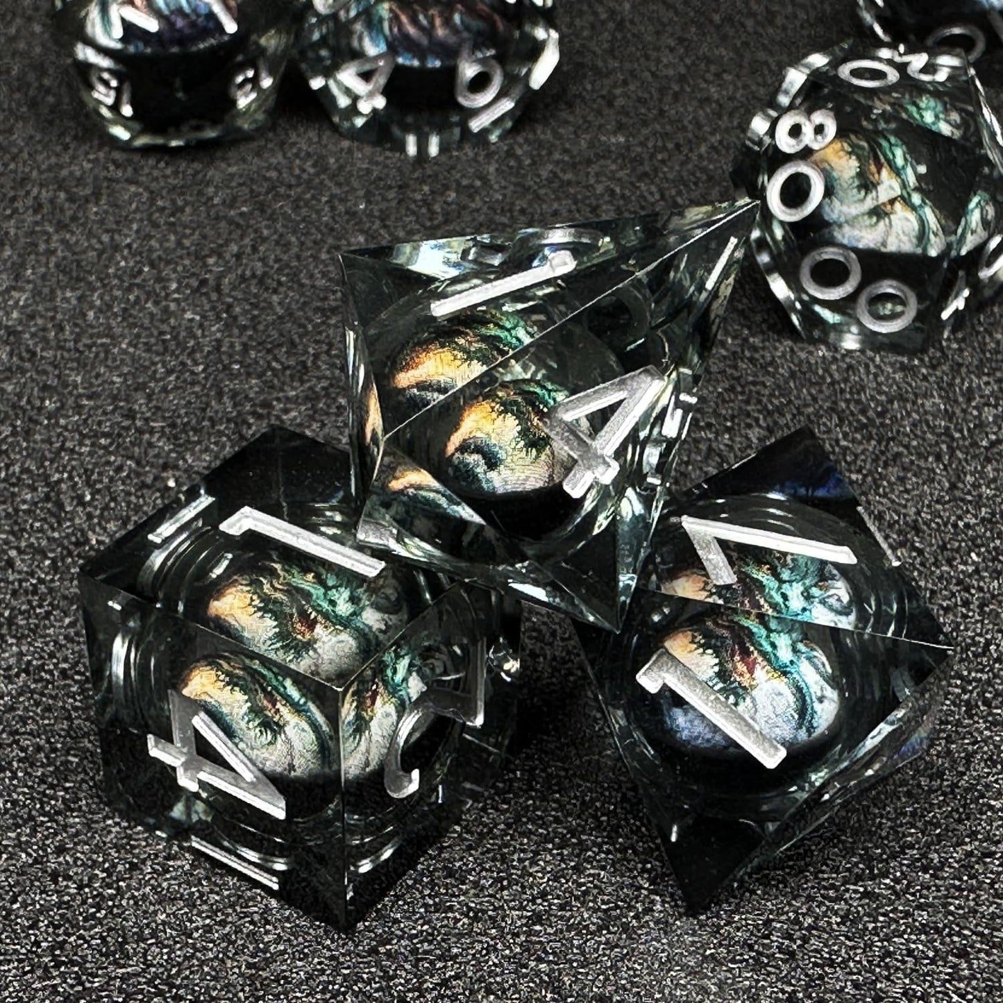 HAOMEJA D&D Dragon Resin Dice Set 7 PCS DND Sharp Edges Dice with Gift Random Dragon Eye Bag Apply to Dungeons and Dragons Role