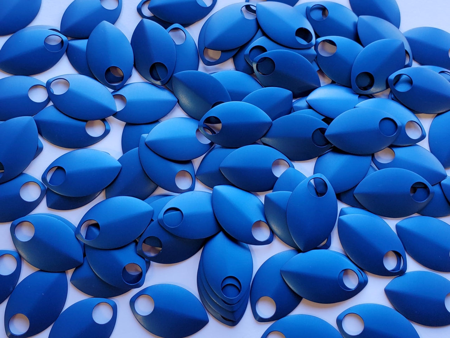 Chainmail Joe enhanced Anodized Aluminum Scales (Large (100ct)  Blue)