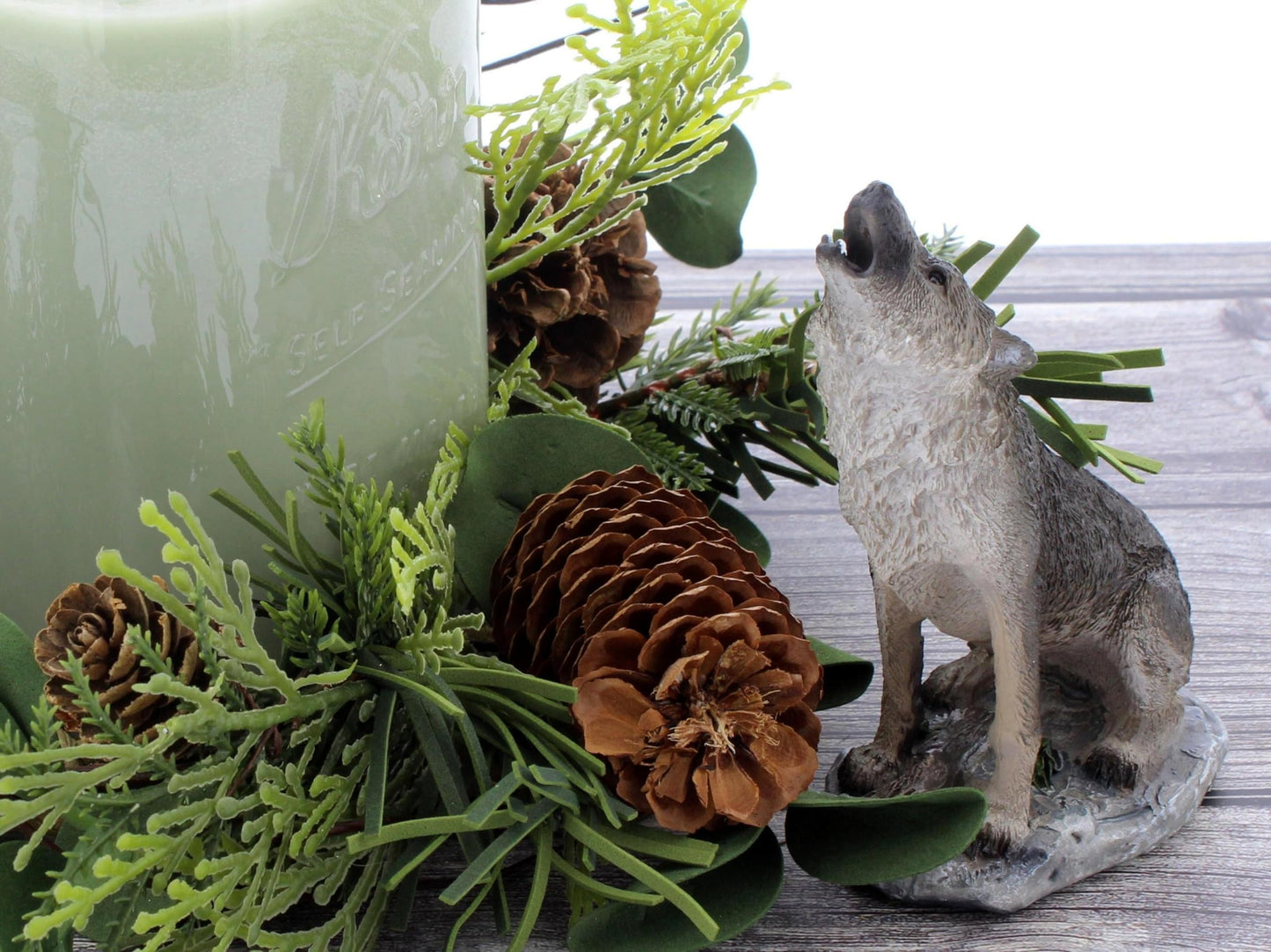 The Bridge Collection Small Howling Wolf Figurine - Resin Gray Wolf Howling Statue For Tabletop Decor
