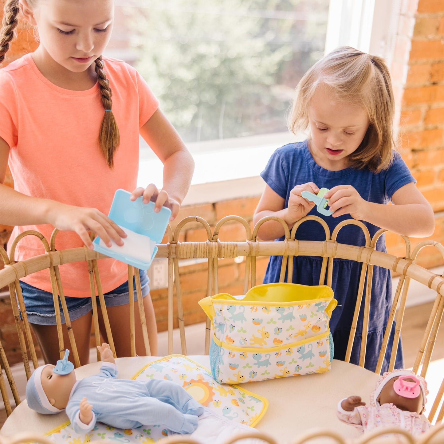 Melissa & Doug Mine To Love Travel Time Play Set For Dolls With Diaper Bag, Bottle, Sunscreen, More (17 Pcs) - Baby Doll Accesso
